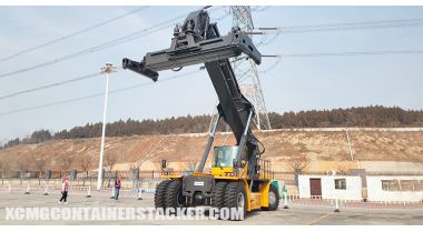45 Ton Container Reach Stacker will be Sent to Tanzania