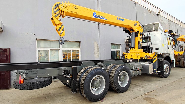 Truck Mounted Crane