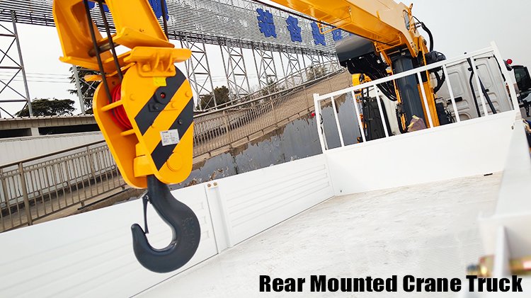 Xcmg 12 ton Rear Mounted Crane Truck for Sale