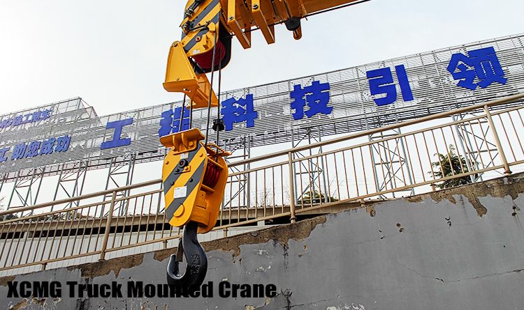 Xcmg Commercial Heavy Duty Truck Mounted Cranes Manufactures