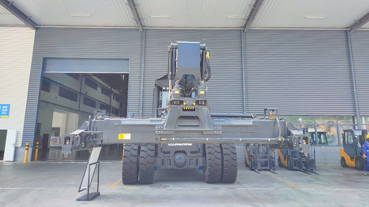 XCS4531E Container Reach Stacker for Sale Price in Nigeria