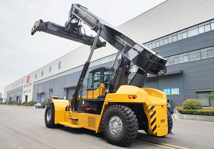 XCS4545K Reach Container Stacker for Sale in Côte d'Ivoire