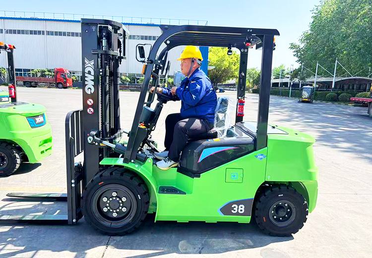 XCMG Electric Folklift Price in Ghana