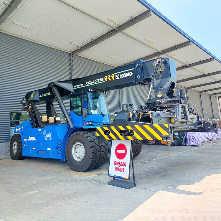 XCS4531E Container Reach Stacker